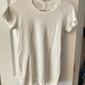 white lululemon swiftly tech size 6